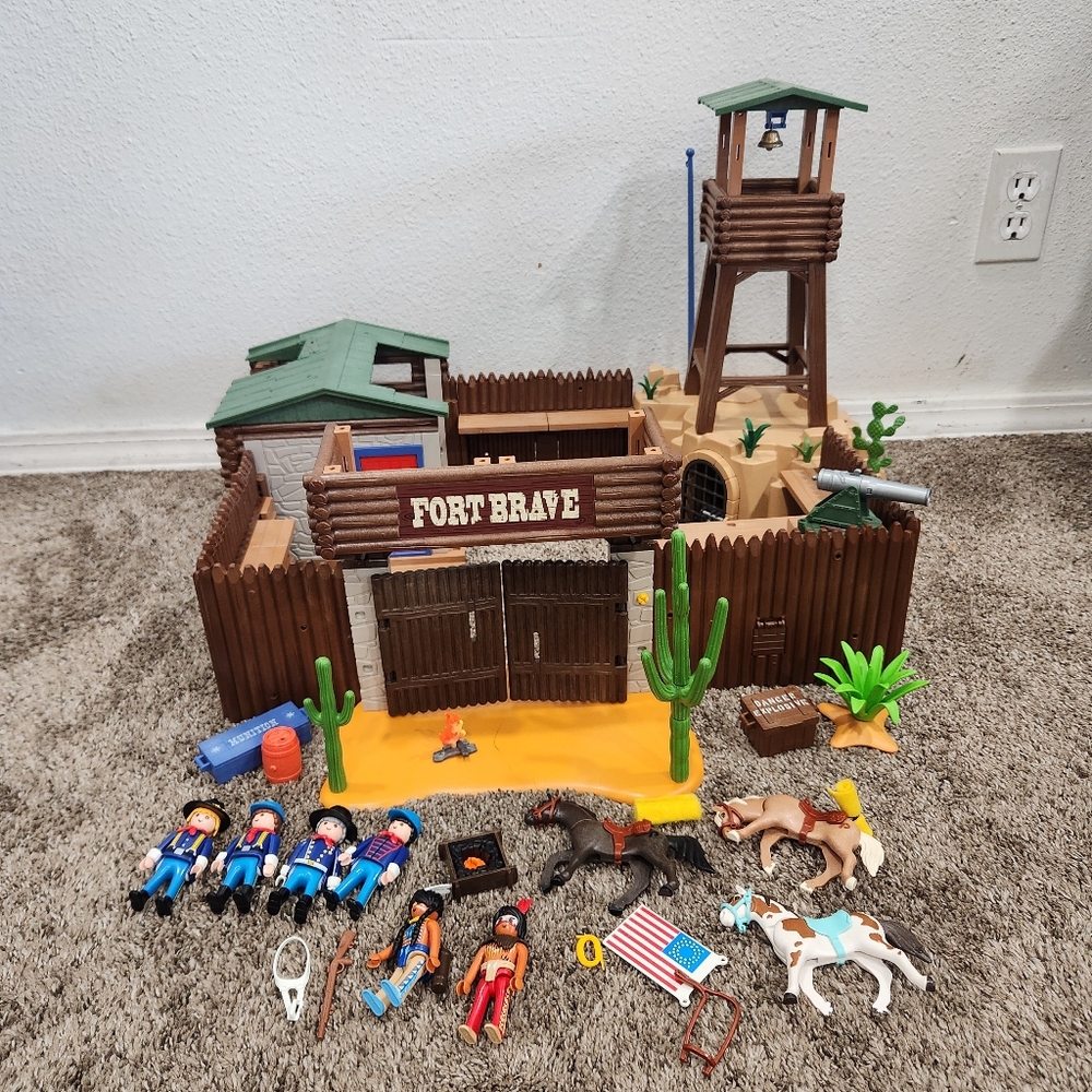 Playmobil Western FORT BRAVE People Cavalry  Horses Accessories